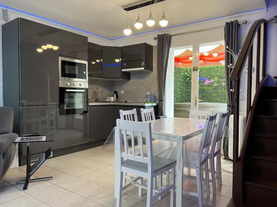 Kings Villa Near Disneyland Reserved Only For Family With Kids Saint-Germain-sur-Morin 外观 照片