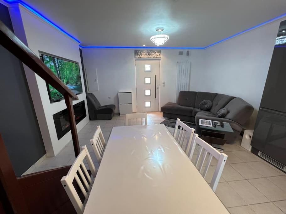 Kings Villa Near Disneyland Reserved Only For Family With Kids Saint-Germain-sur-Morin 外观 照片