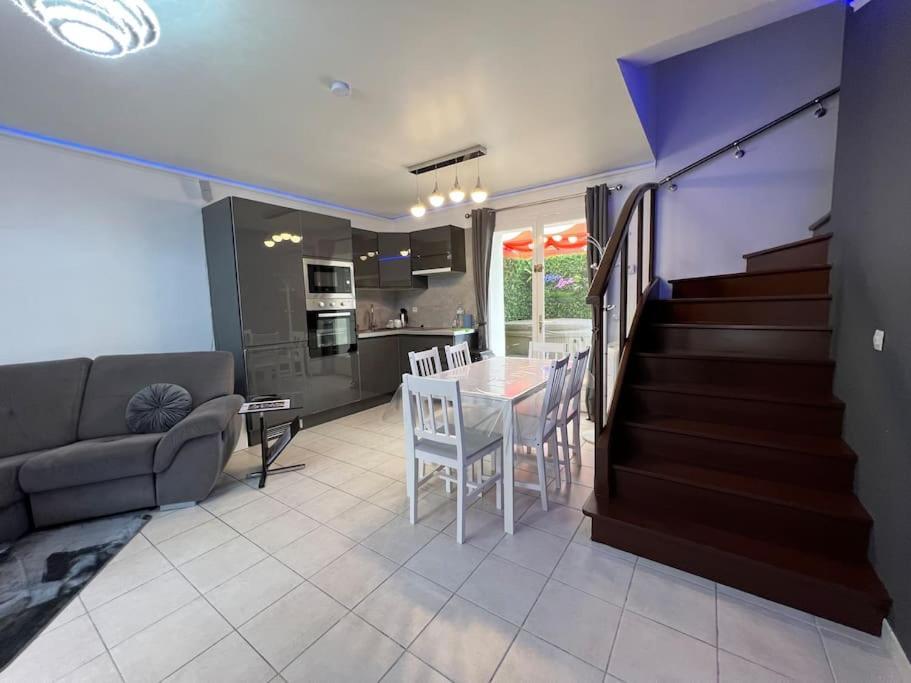 Kings Villa Near Disneyland Reserved Only For Family With Kids Saint-Germain-sur-Morin 外观 照片